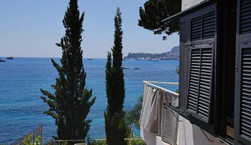 Intérieur du Cabanon de Le Corbusier et son aménagement intelligent